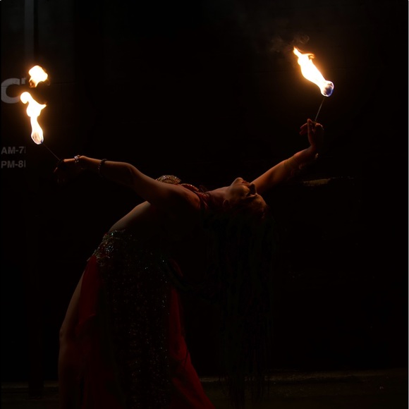 Meet your Posher, Kelly Avena - Picture 2 of 5